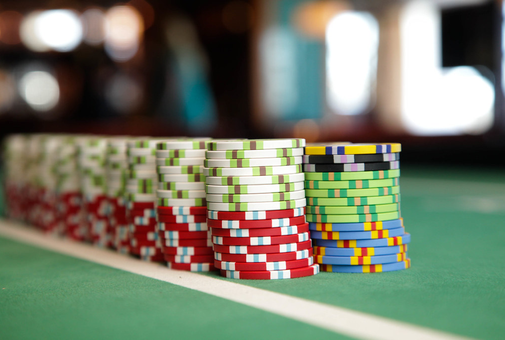 Poker la cazinouri online